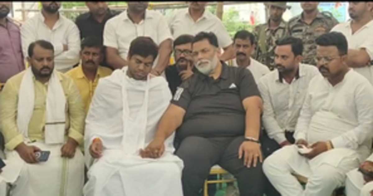 पप्पू यादव ने की मुकेश सहनी से मुलाकात, सरकार से दोषियों को जल्द सजा देने की मांग